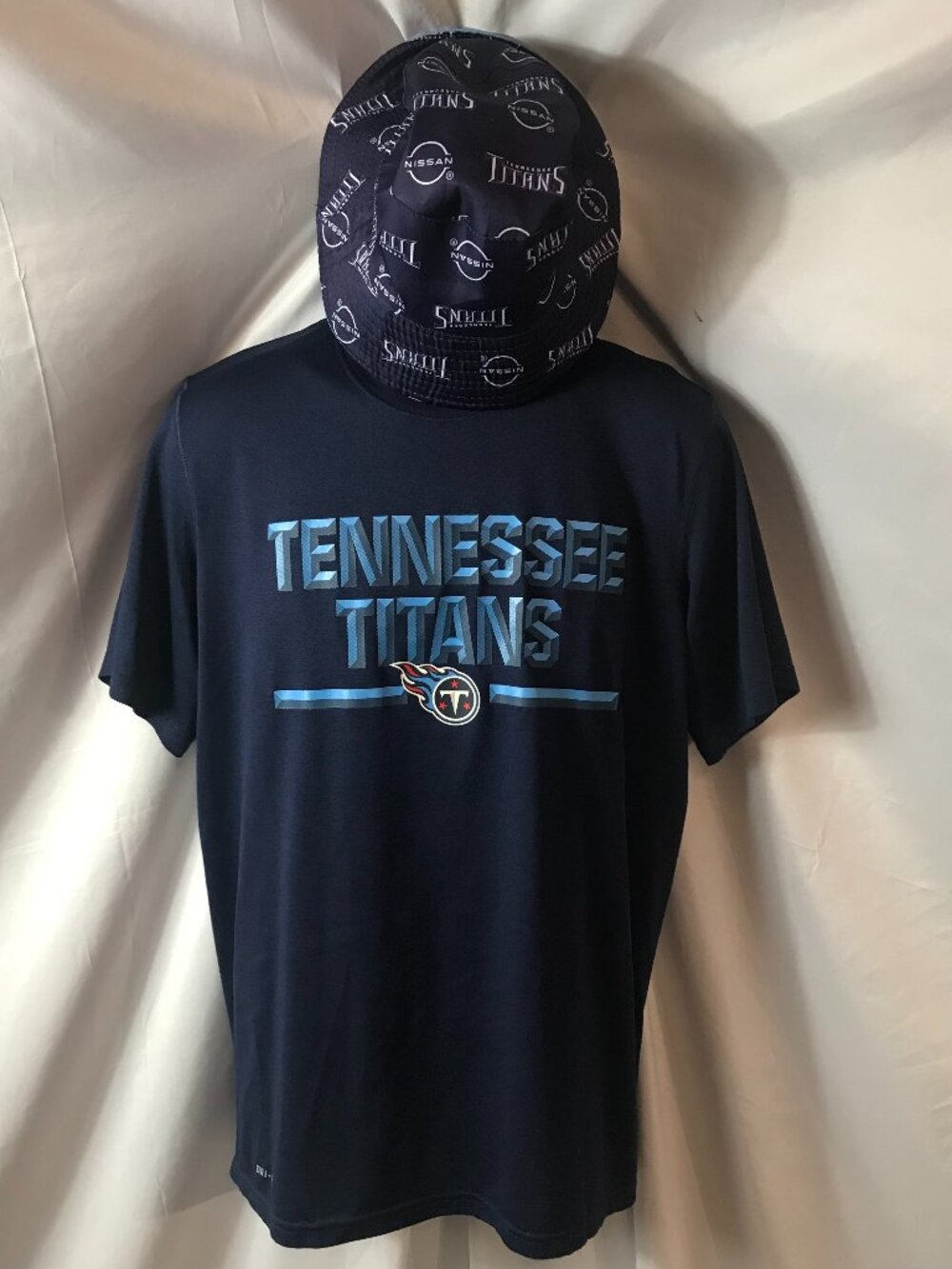 Nike Tennessee Titans NFL Activewear Athletic Sport Cut Tee Shirt & Bucket Hat